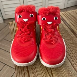 NIKE TEAM HUSTLE D9 BASKETBALL SHOES FAST N' FURRY RED HIGH TOP 1Y CT4063